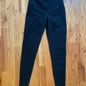 Black High-Waisted Leggings with pocket